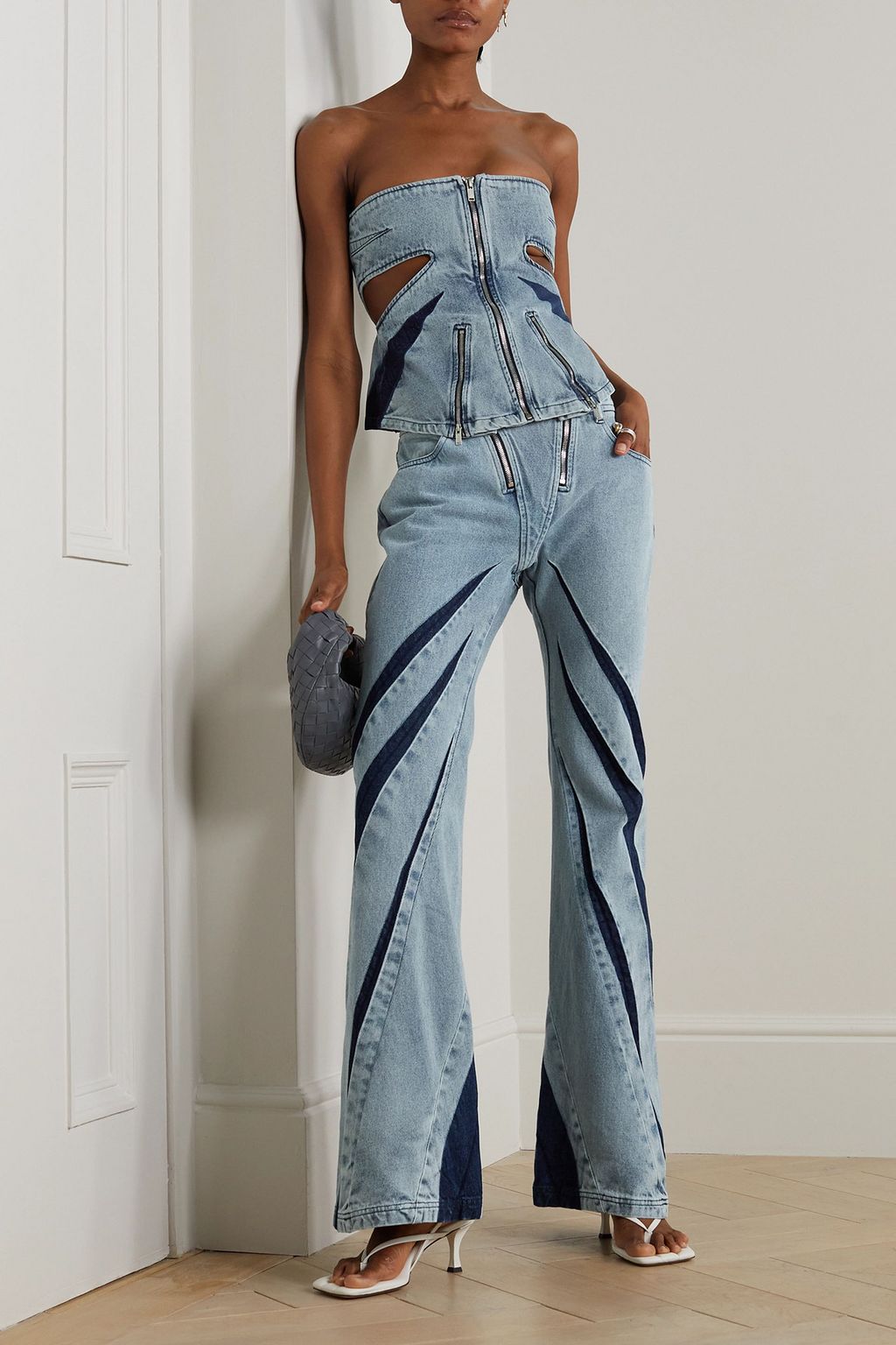 DION LEE بلوزة بوستيه بدون حمالات وبفتحات من قطع محاكة من الدنيم