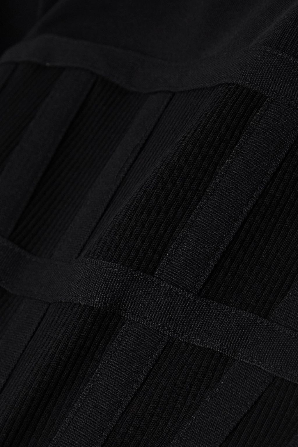 DION LEE تي شيرت قصير من قطن جيرسي مطّاطي مضلّع مع حاشية من نسيج مضلّع