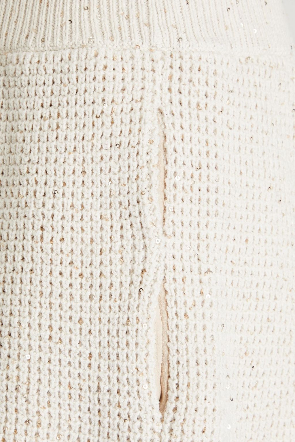 BRUNELLO CUCINELLI شورت مصنوع من مزيج من القطن المحبوك بنمط وافل مزين بأقراص برّاقة