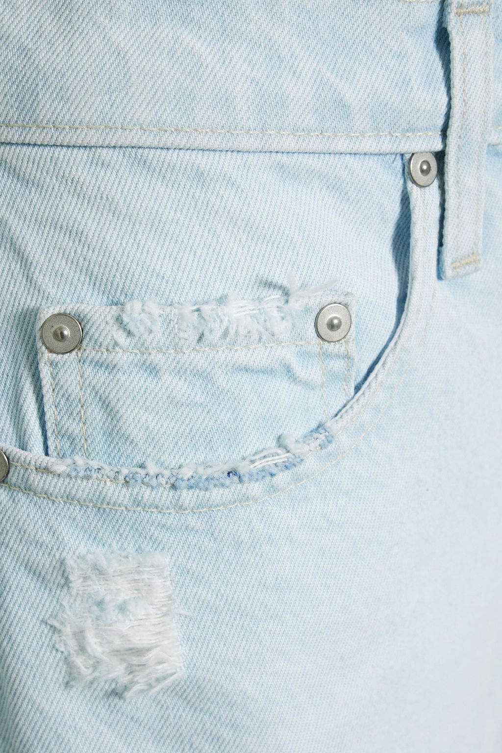 NOBODY DENIM شورت ’ستيفي’ من الجينز بحواف منسّلة