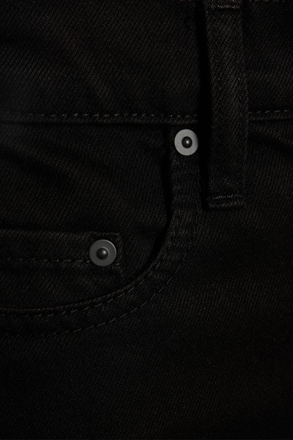 NOBODY DENIM شورت «تايلر» من الجينز بحواف منسّلة