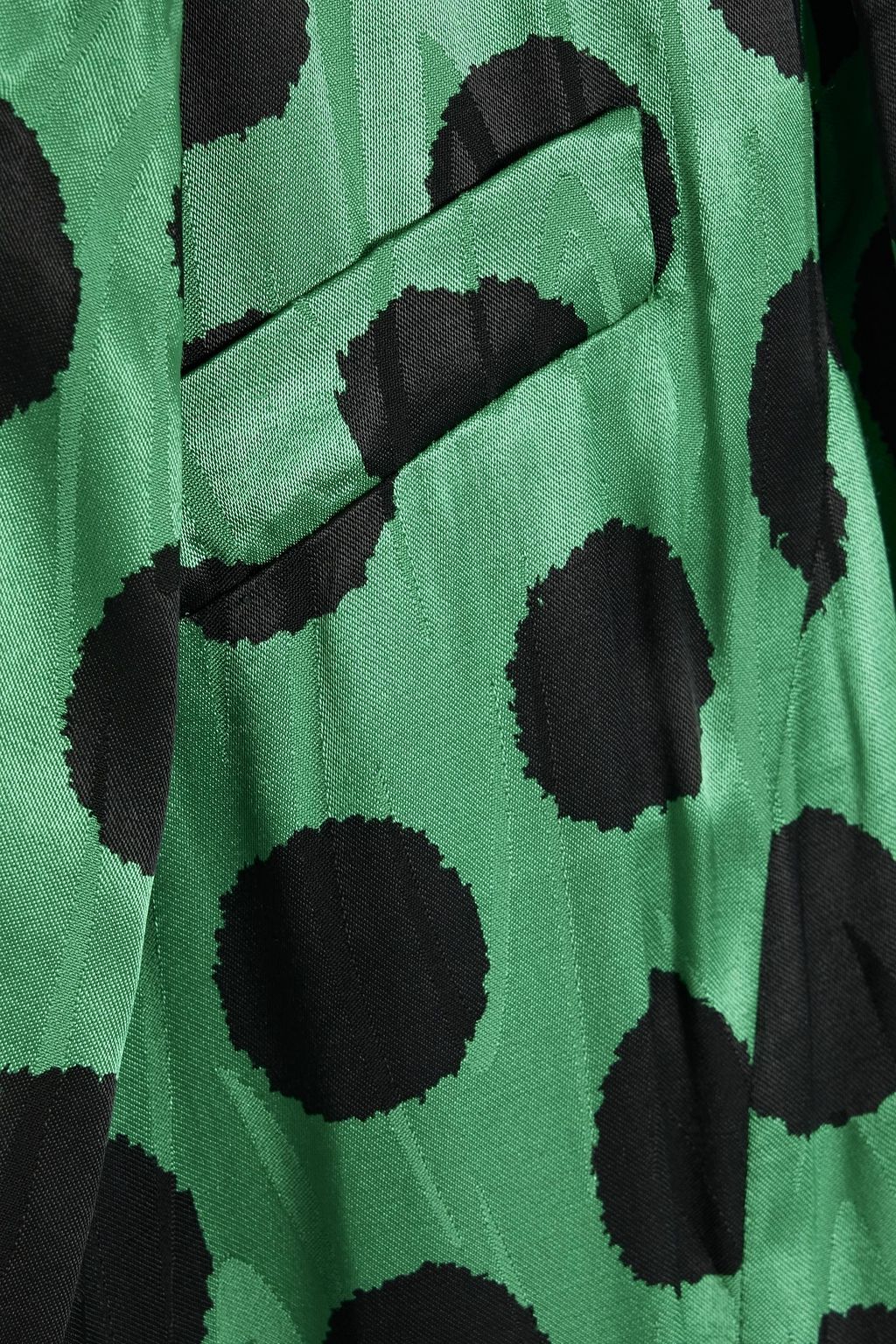 DIANE VON FURSTENBERG جمبسوت ’كلايد’ بقصة أرجل واسعة وبتصميم ملفوف من الجاكار والساتان المنقط