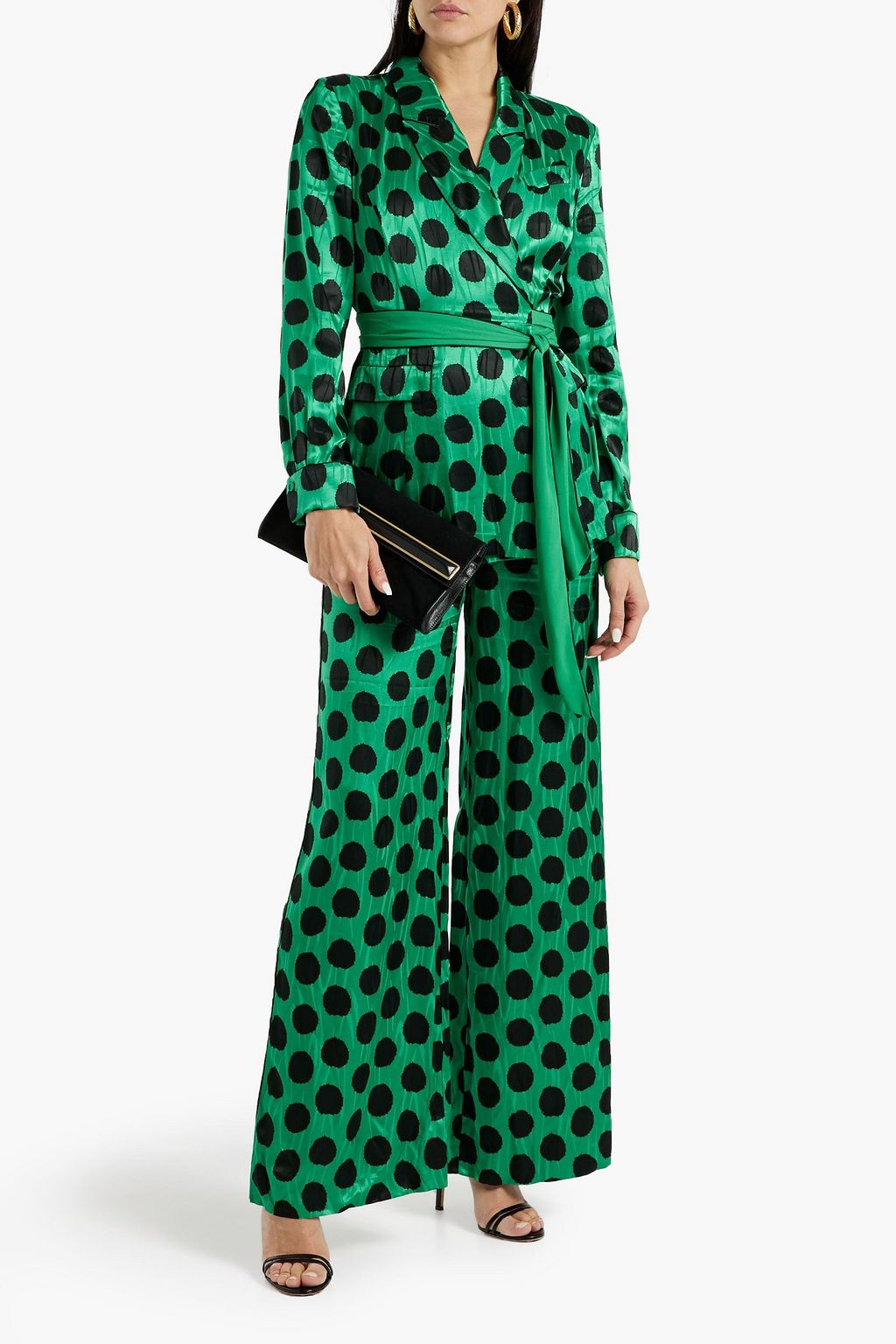 DIANE VON FURSTENBERG جمبسوت ’كلايد’ بقصة أرجل واسعة وبتصميم ملفوف من الجاكار والساتان المنقط