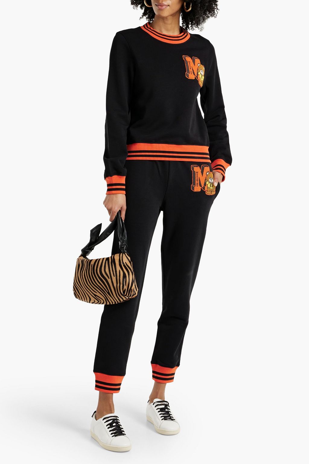 MOSCHINO بنطلون رياضي من قماش تيري القطني الفرنسي مزين بزخارف