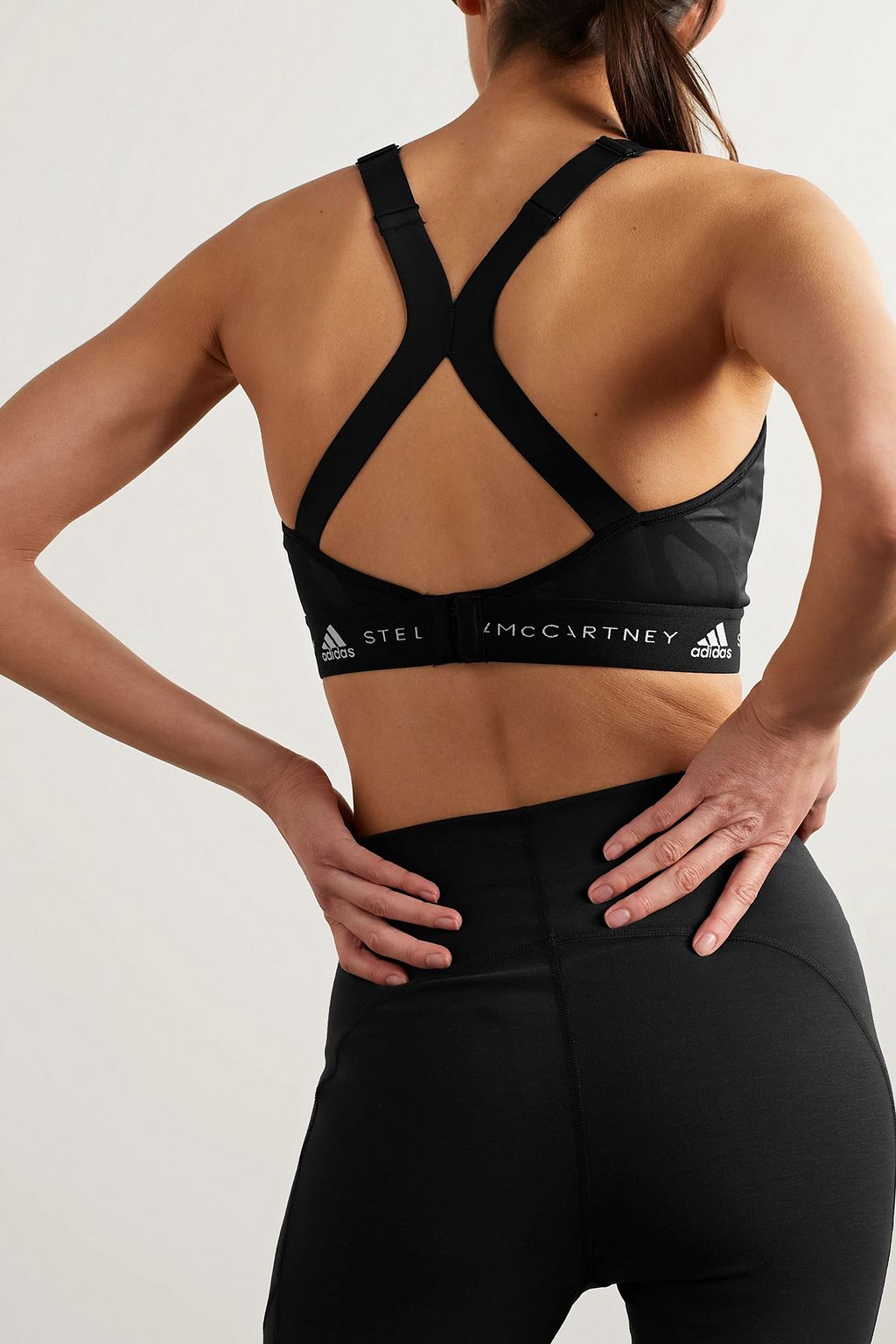 ADIDAS BY STELLA MCCARTNEY ‎+ Parley حمالة صدر مخصصة للرضاعة من نسيج مُعاد تدويره مطاط بطبعات
