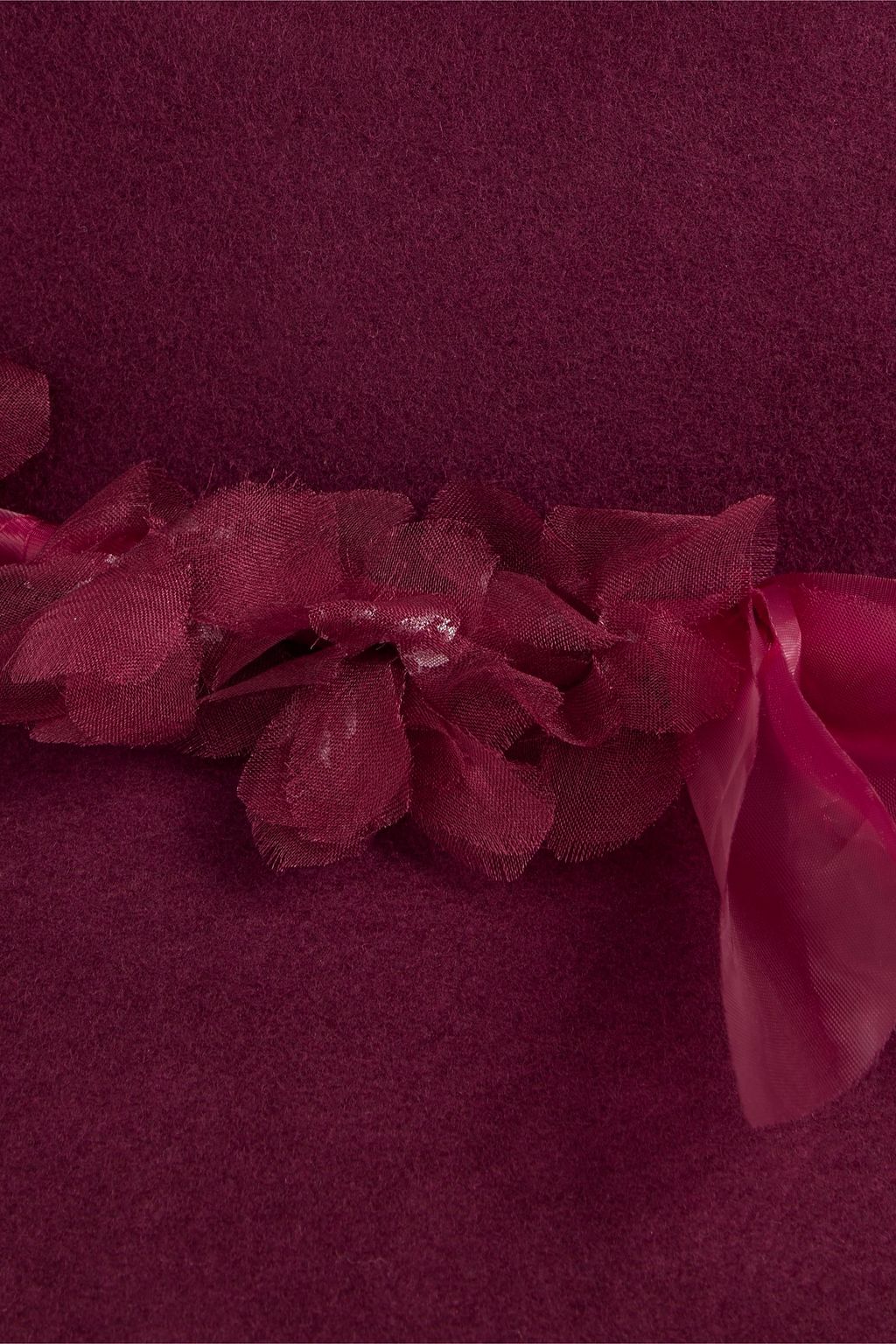 EUGENIA KIM Emmanuelle Hut aus Wollfilz mit floralen Applikationen