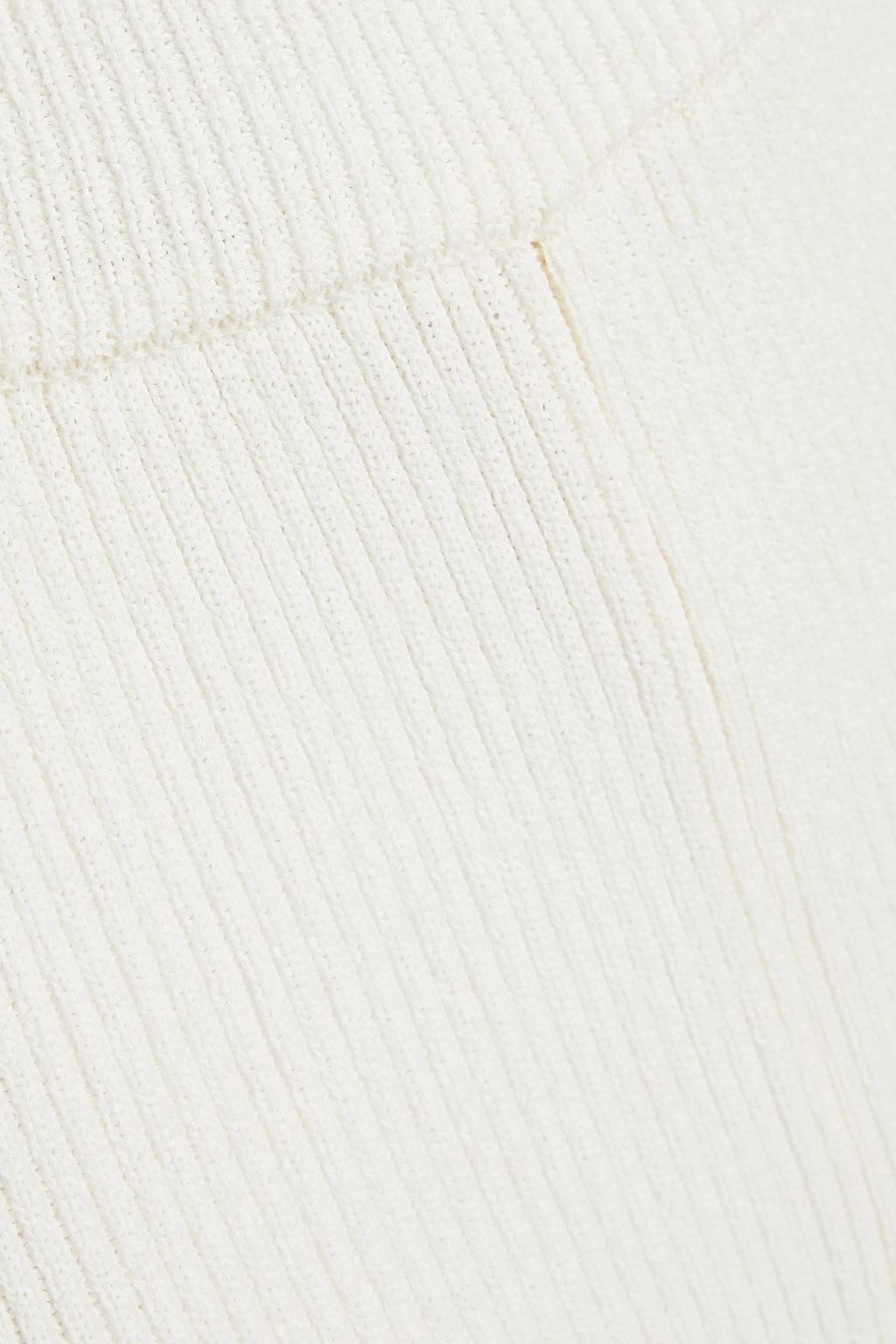 AERON شورت من نسيج محبوك بنمط مضلّع