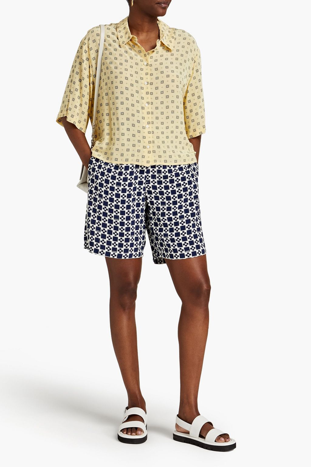 CLAUDIE PIERLOT クレープデシン シャツ プリント入り