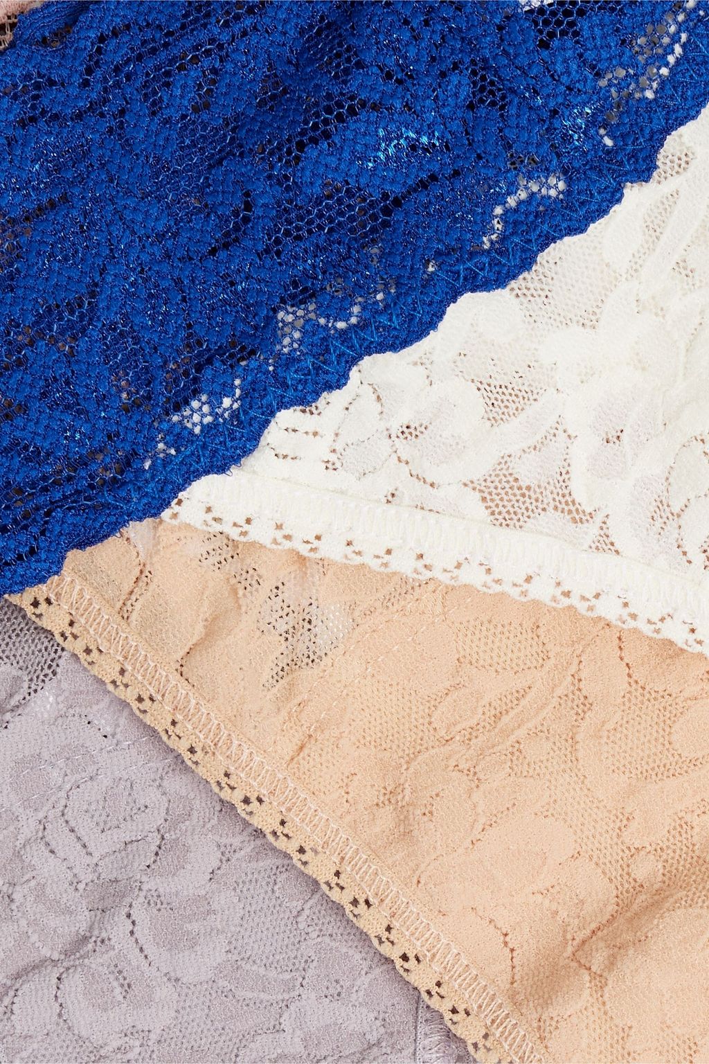 HANKY PANKY Signature set of three two-tone stretch-lace thongs
