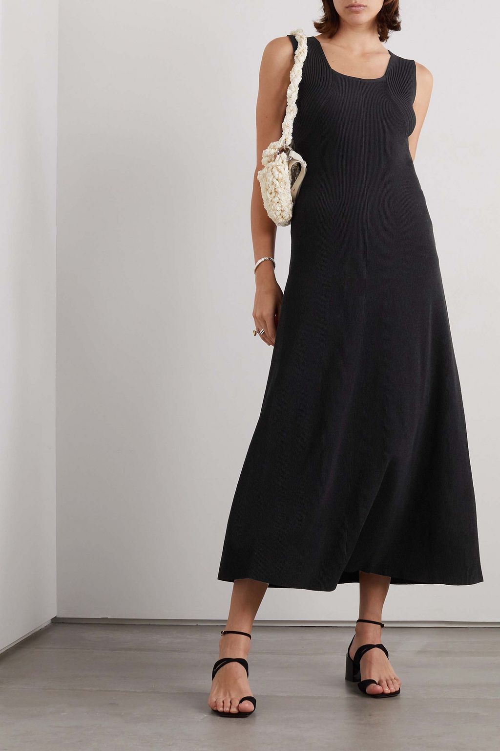 BY MALENE BIRGER فستان Lilo متوسّط الطول بحبكة مضلّعة