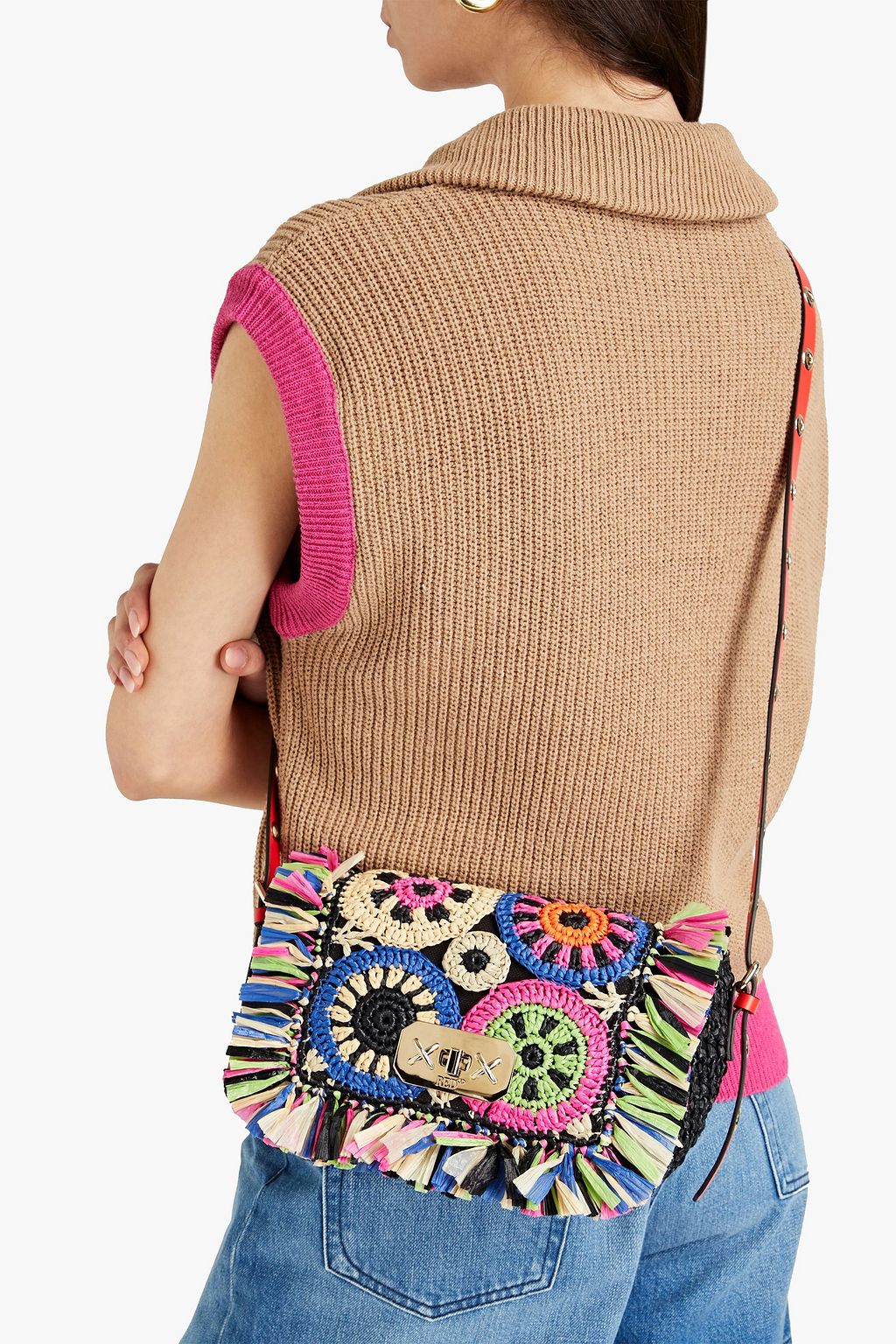 RED(V) Crossbody Bag aus Raffiabastimitat mit Lederbesatz