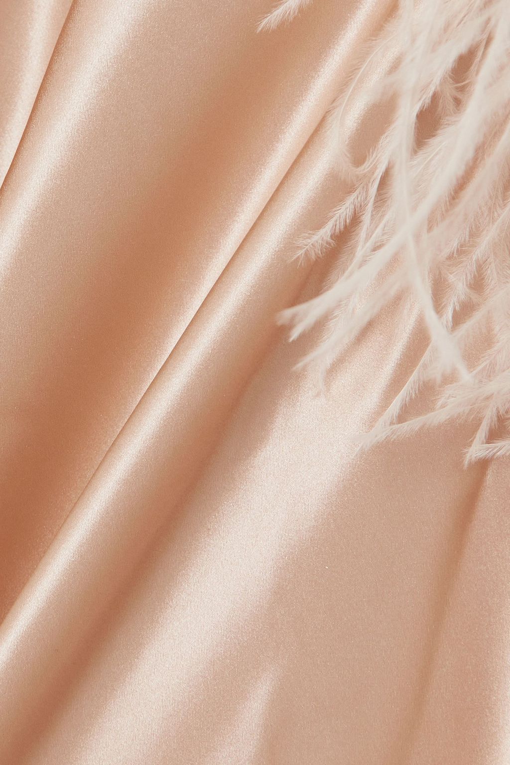 MARQUES' ALMEIDA Asymmetrisches Kleid aus Seidensatin mit asymmetrischer Schulterpartie und Federbesatz