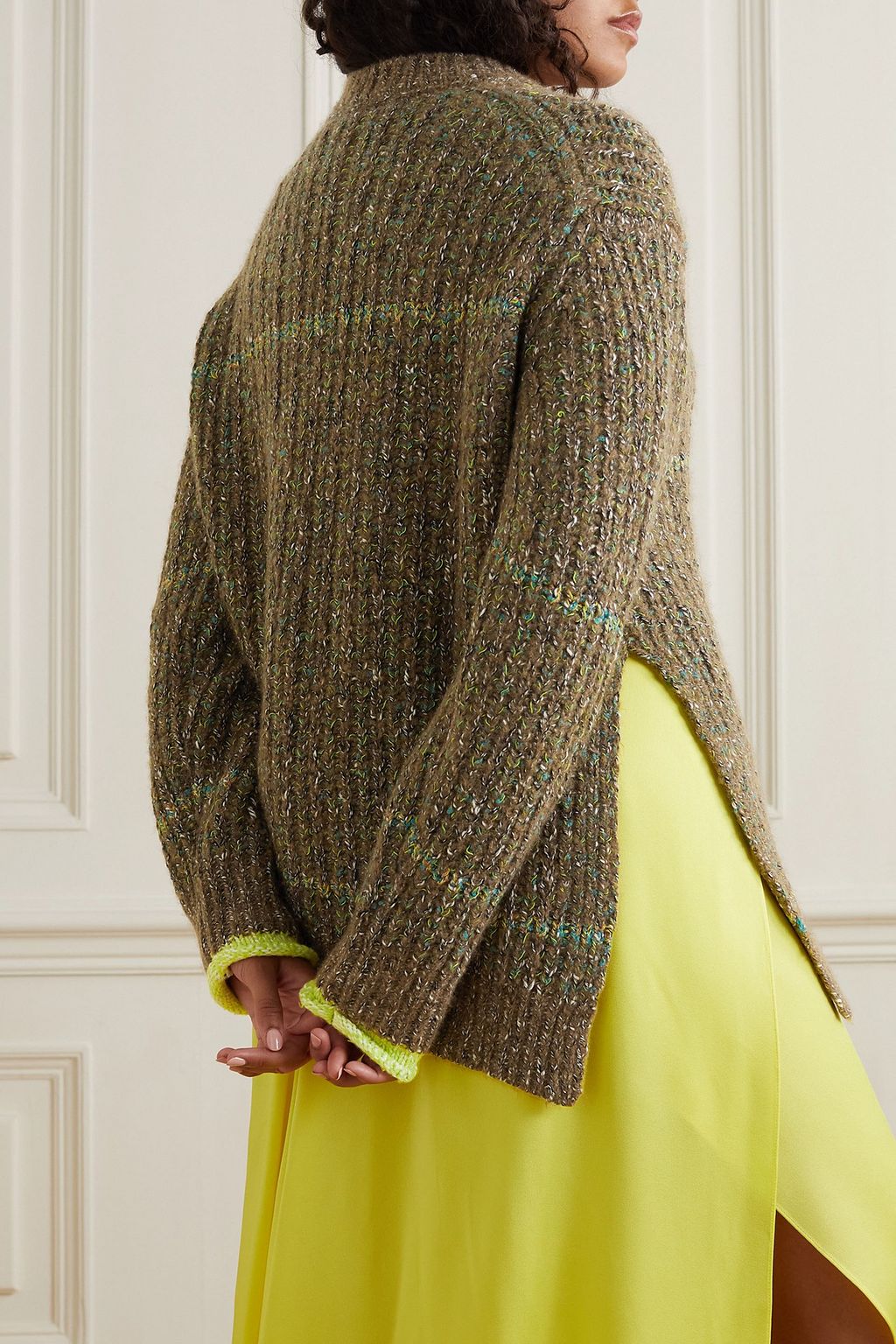 STELLA MCCARTNEY كنزة محبوكة مخطّطة بقصّة غير متماثلة