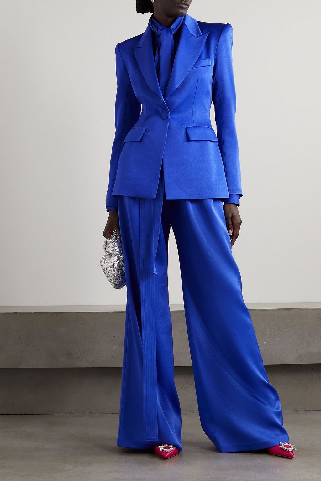ALEX PERRY Aro satin-crepe blazer