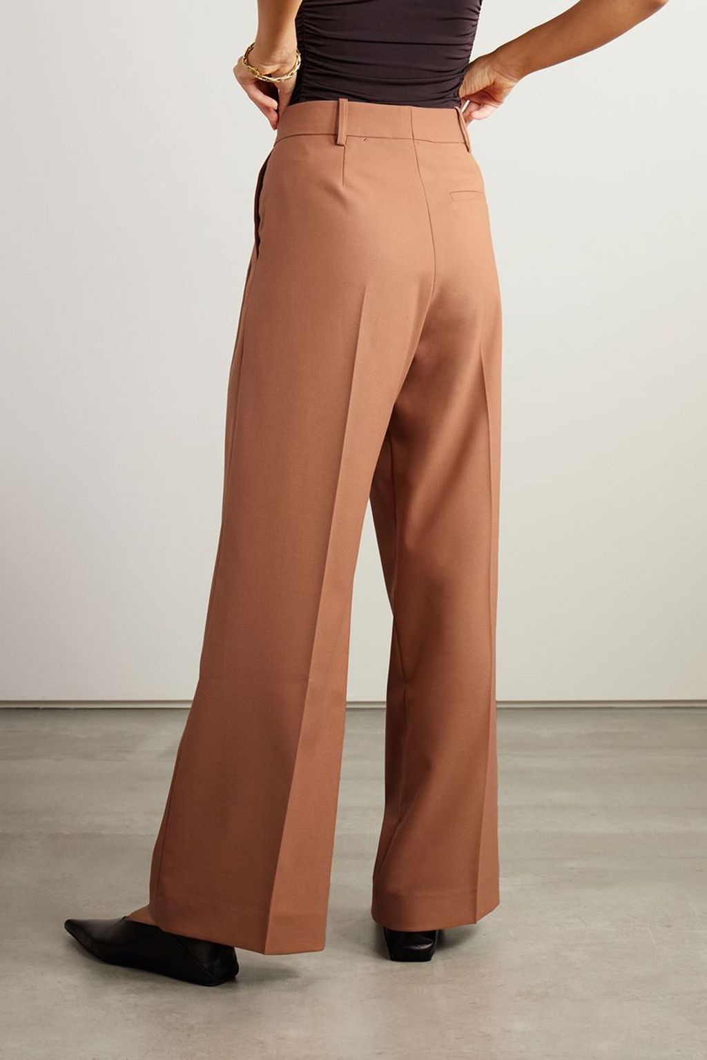 BY MALENE BIRGER بنطلون «سيمباريا» من التويل بأرجل واسعة مزين بكسرات