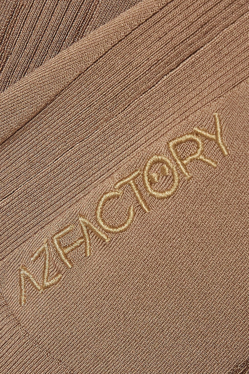 AZ FACTORY توب «سويتشوير» من نسيج محبوك مرن