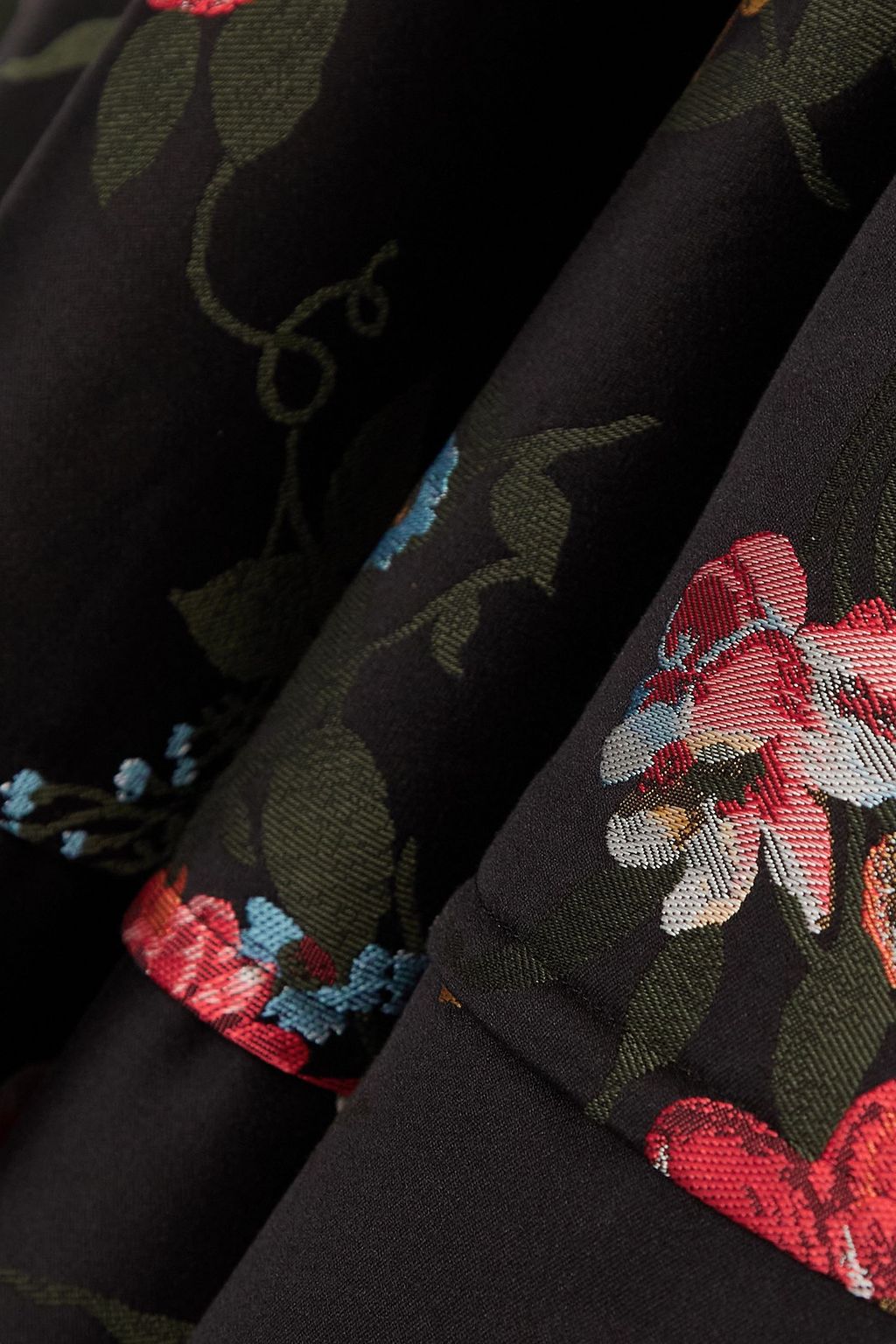 BROCK COLLECTION فستان متوسط الطول «تيسا» من الجاكار بنقشة زهور مزين بكسرات