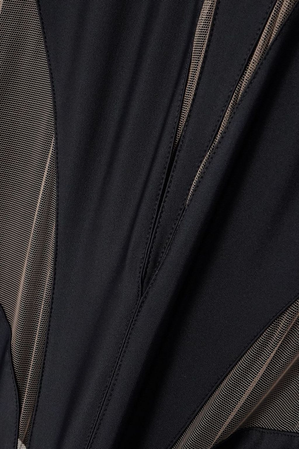 MUGLER فستان طويل من الجيرسي المطاطي مع قطع قماشية من التول