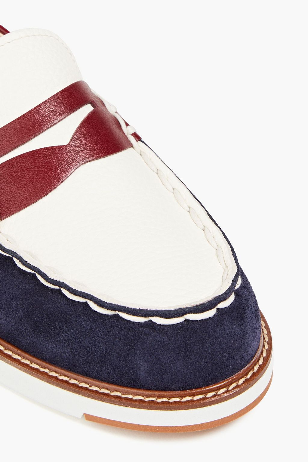 TOD'S حذاء لوفر من الجلد الحُبيبي والجلد السويدي بتصميم من عدة ألوان