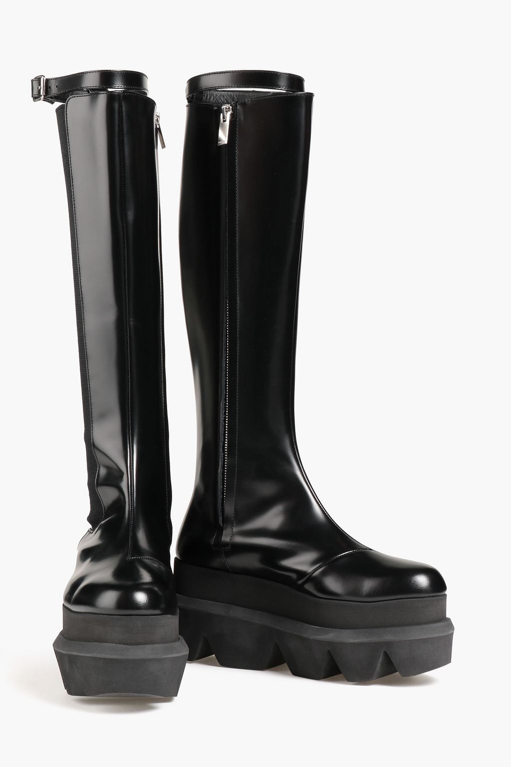SACAI 카우하이드 글로시 가죽 부츠