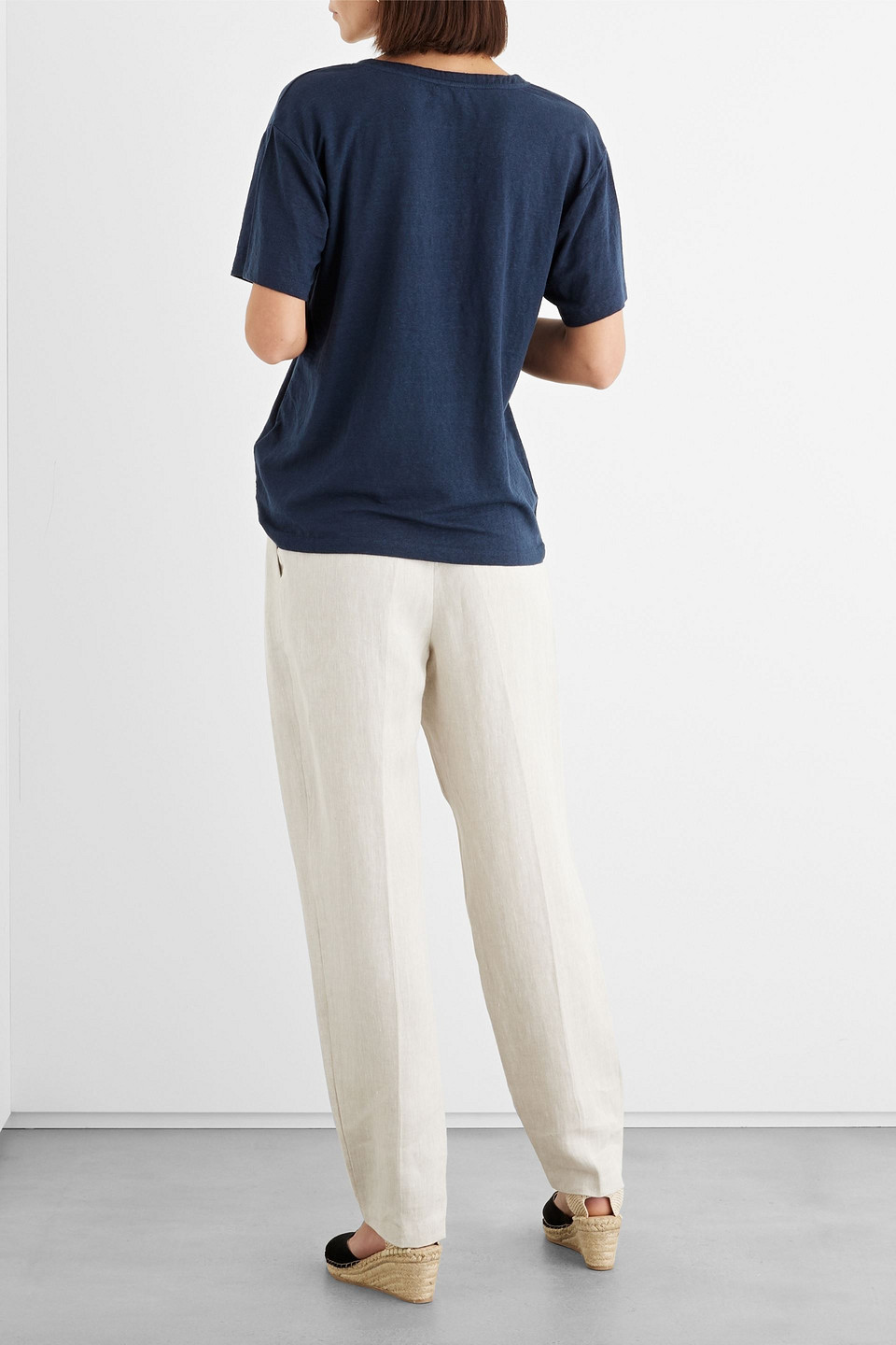 Shop Iris & Ink Thea Slub Linen-blend Jersey T-shirt In Navy