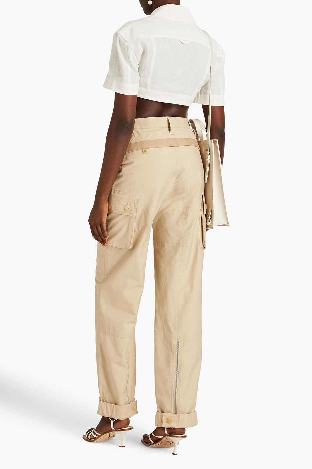 JACQUEMUS قميص ’’بيبي’’ قصير مصنوع من القنّب ومزيج من القطن
