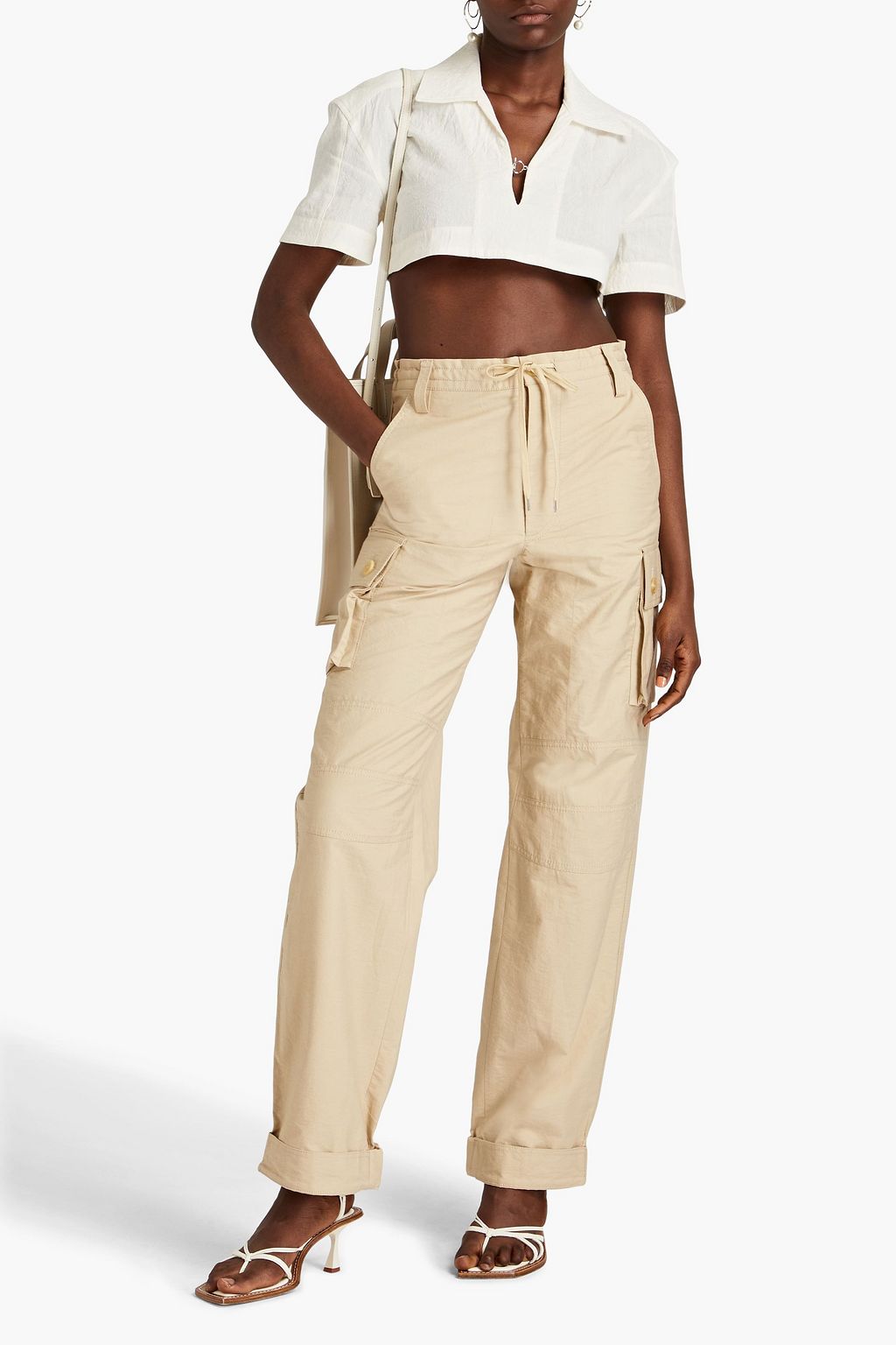 JACQUEMUS قميص ’’بيبي’’ قصير مصنوع من القنّب ومزيج من القطن