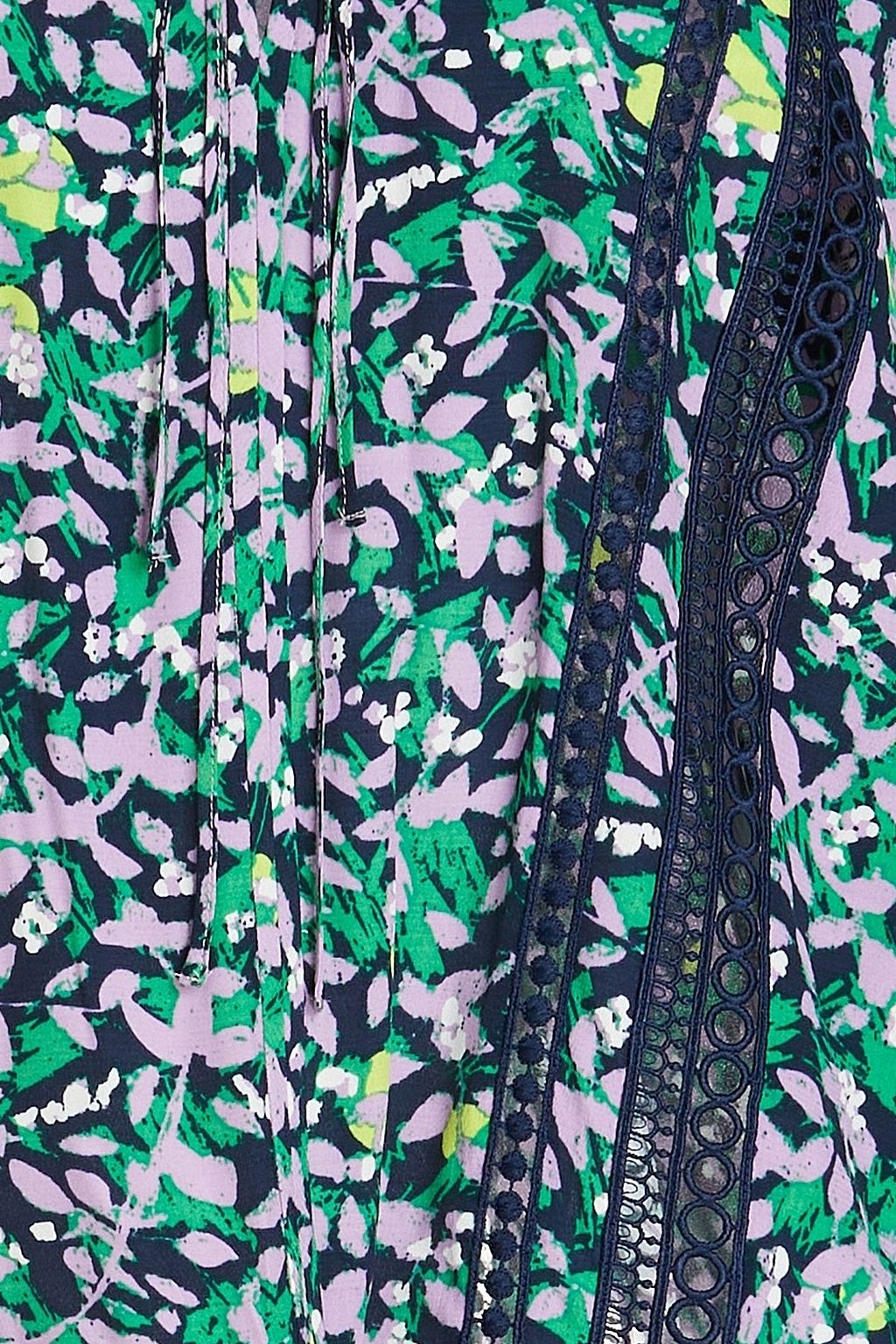 DIANE VON FURSTENBERG بلوزة «جيني» من الكريب بحواف من الدانتيل مزينة بطبعات