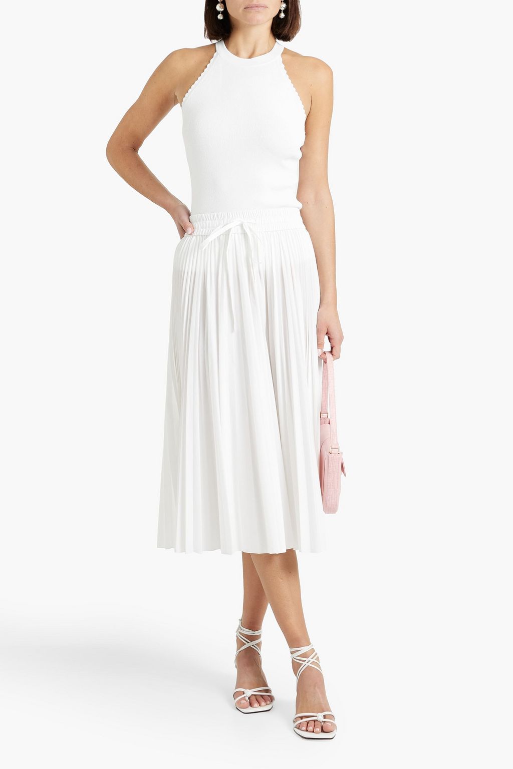 AUTUMN CASHMERE توب بحمالة عنق من نسيج محبوك مضلع بتصميم صدفي مزين بفتحات