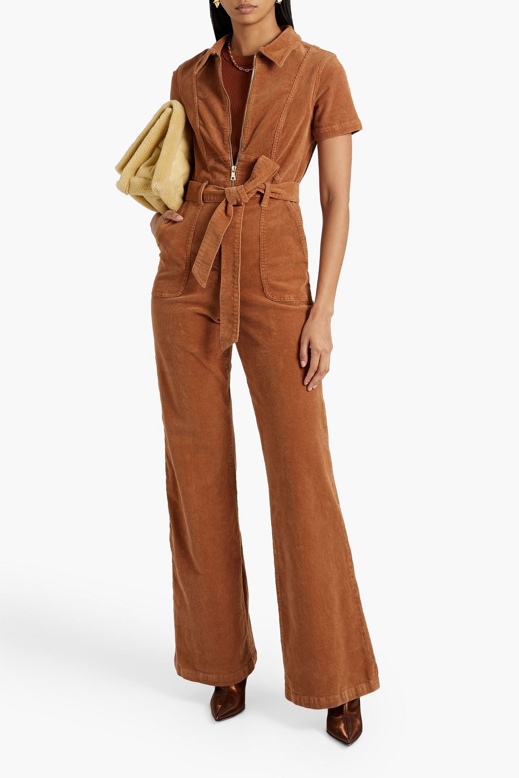 ALICE + OLIVIA JEANS جمبسوت «غورجيس» من قماش كوردوري المصنوع من مزيج القطن بقصة أرجل واسعة مزود بحزام