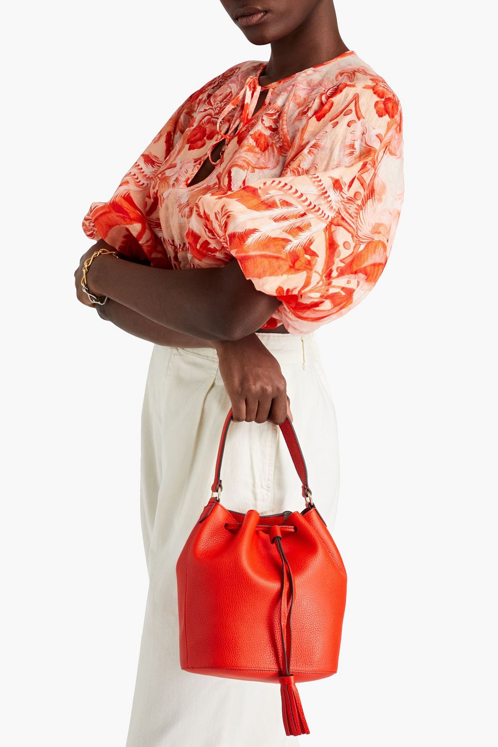 ANYA HINDMARCH ペブル加工レザー バケットバッグ