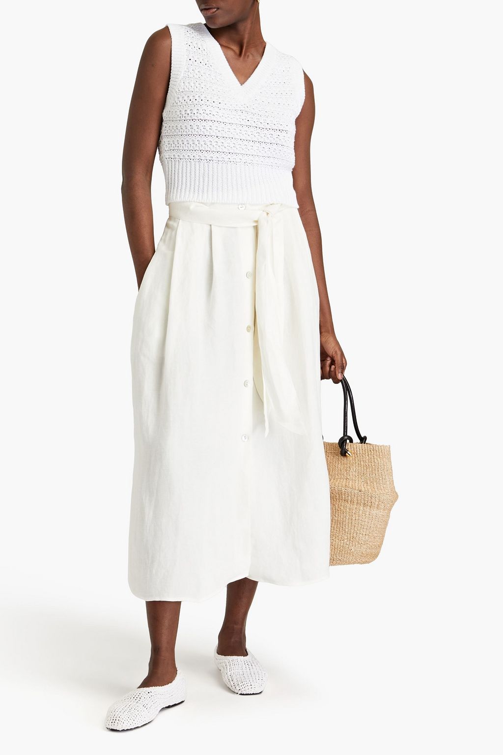 VINCE. Pleated linen-blend midi skirt