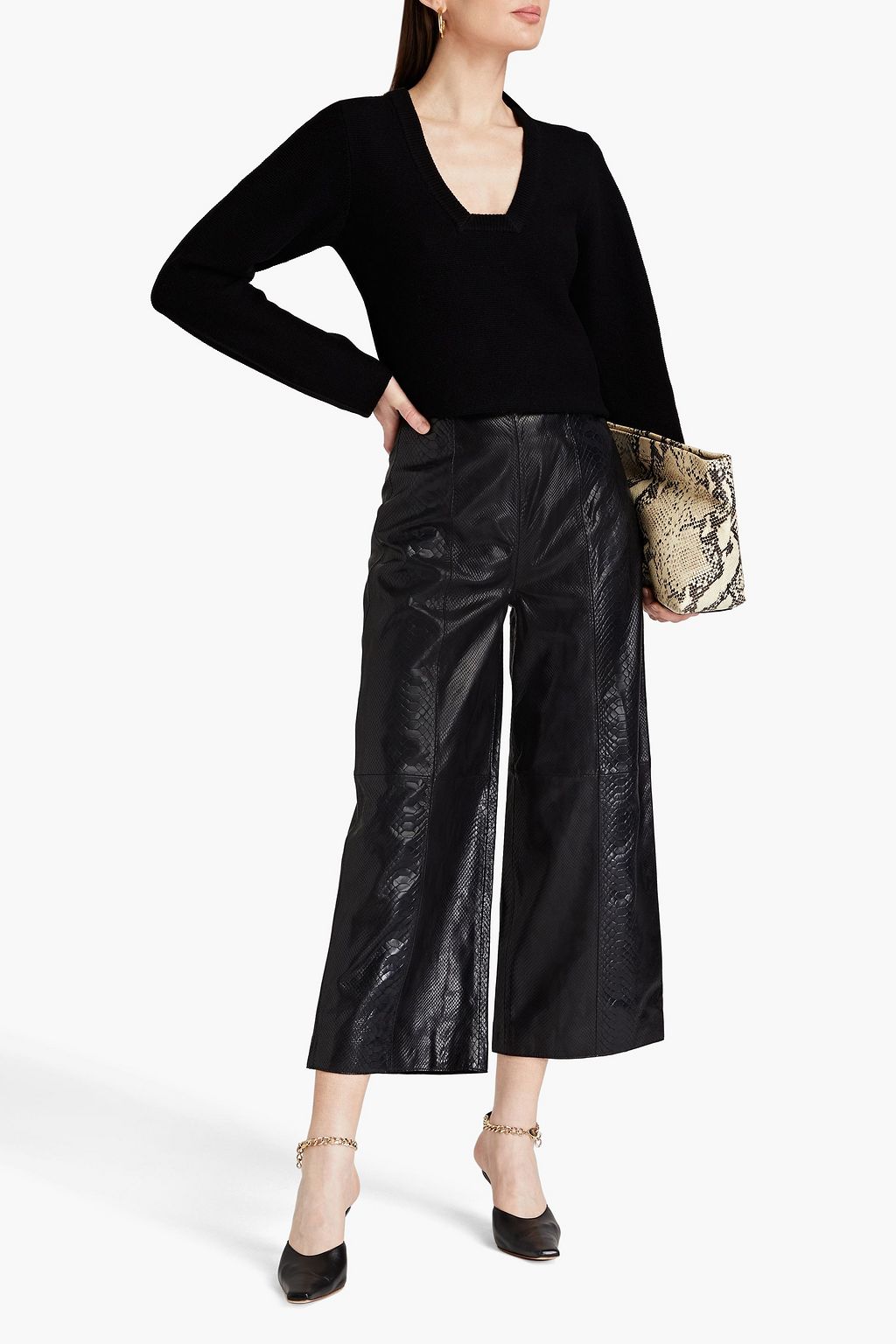 BY MALENE BIRGER بنطلون قصير «ميلوريس» من الجلد بنمط الثعبان بقصة أرجل واسعة
