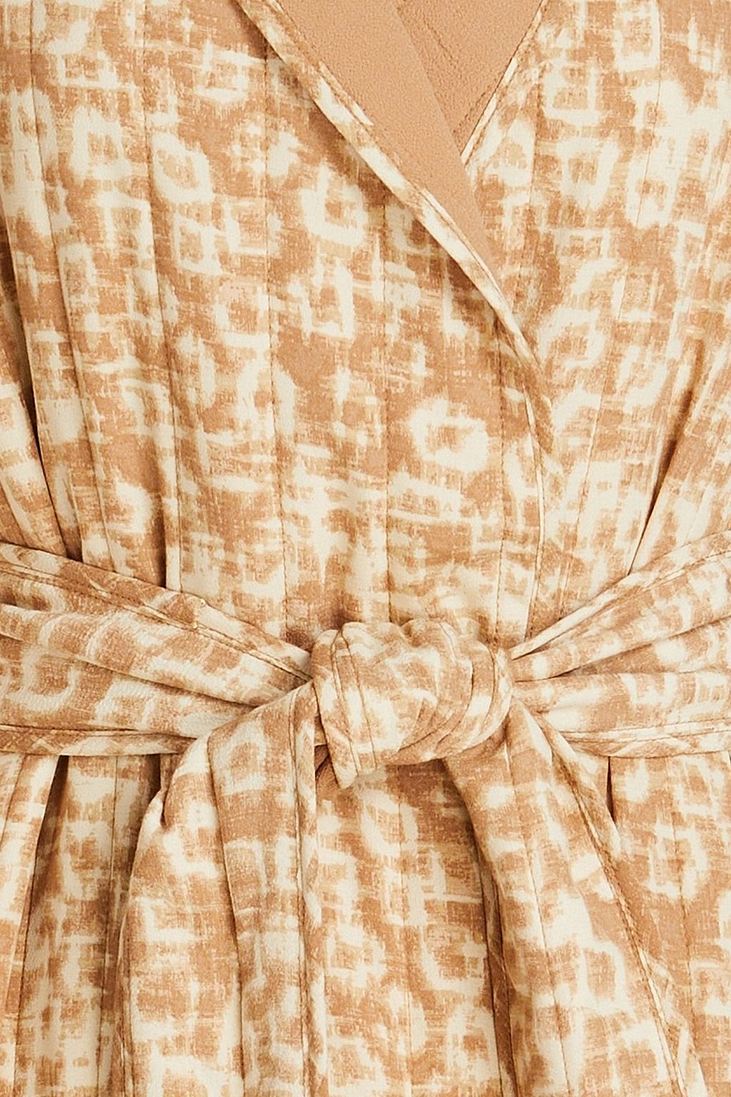 BY MALENE BIRGER معطف «روبانا» من الكريب بتصميم مبطن مزين بطبعات ومزود بحزام