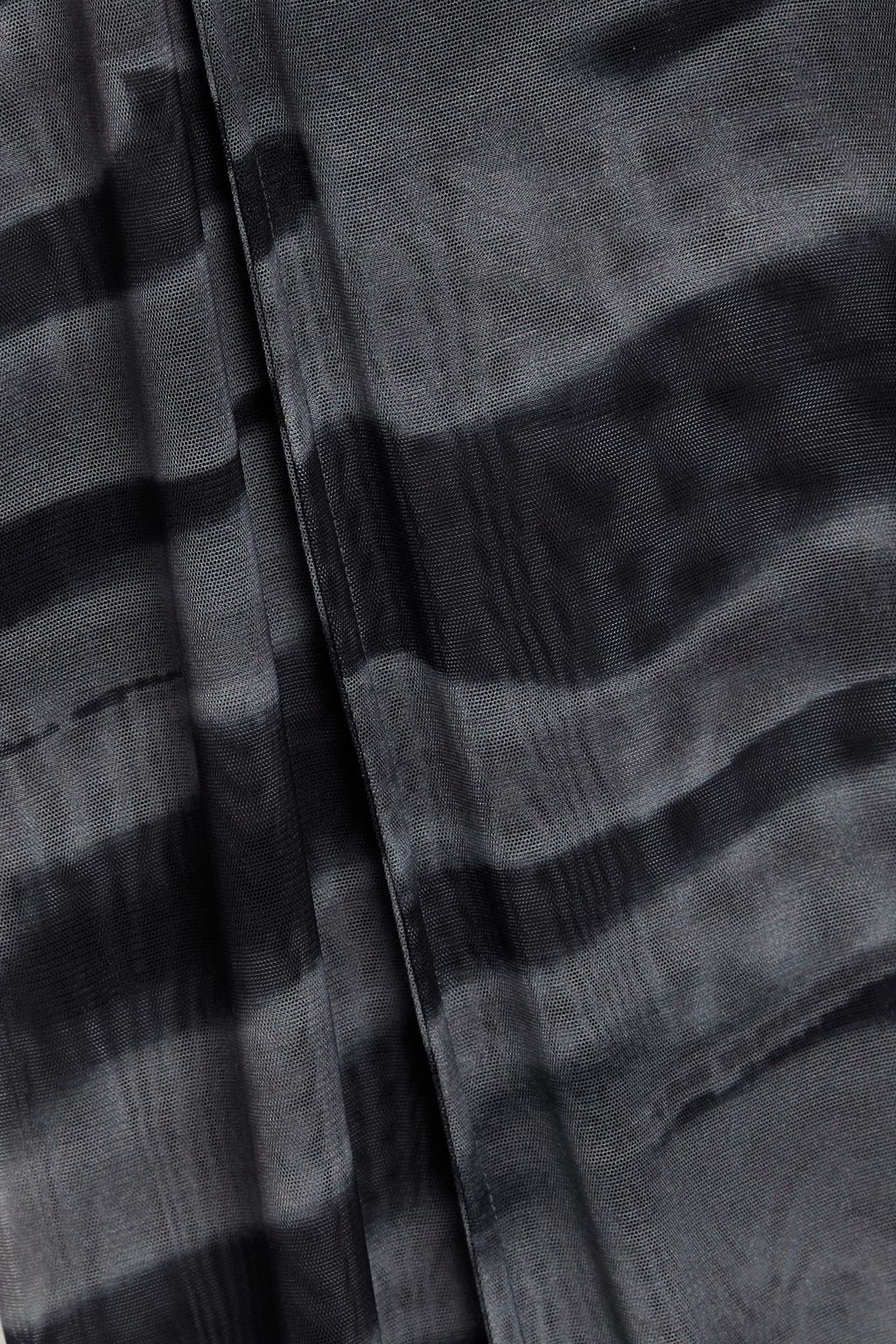 SAMSØE Φ SAMSØE فستان متوسط الطول من الشبك المرن مزين بطبعات