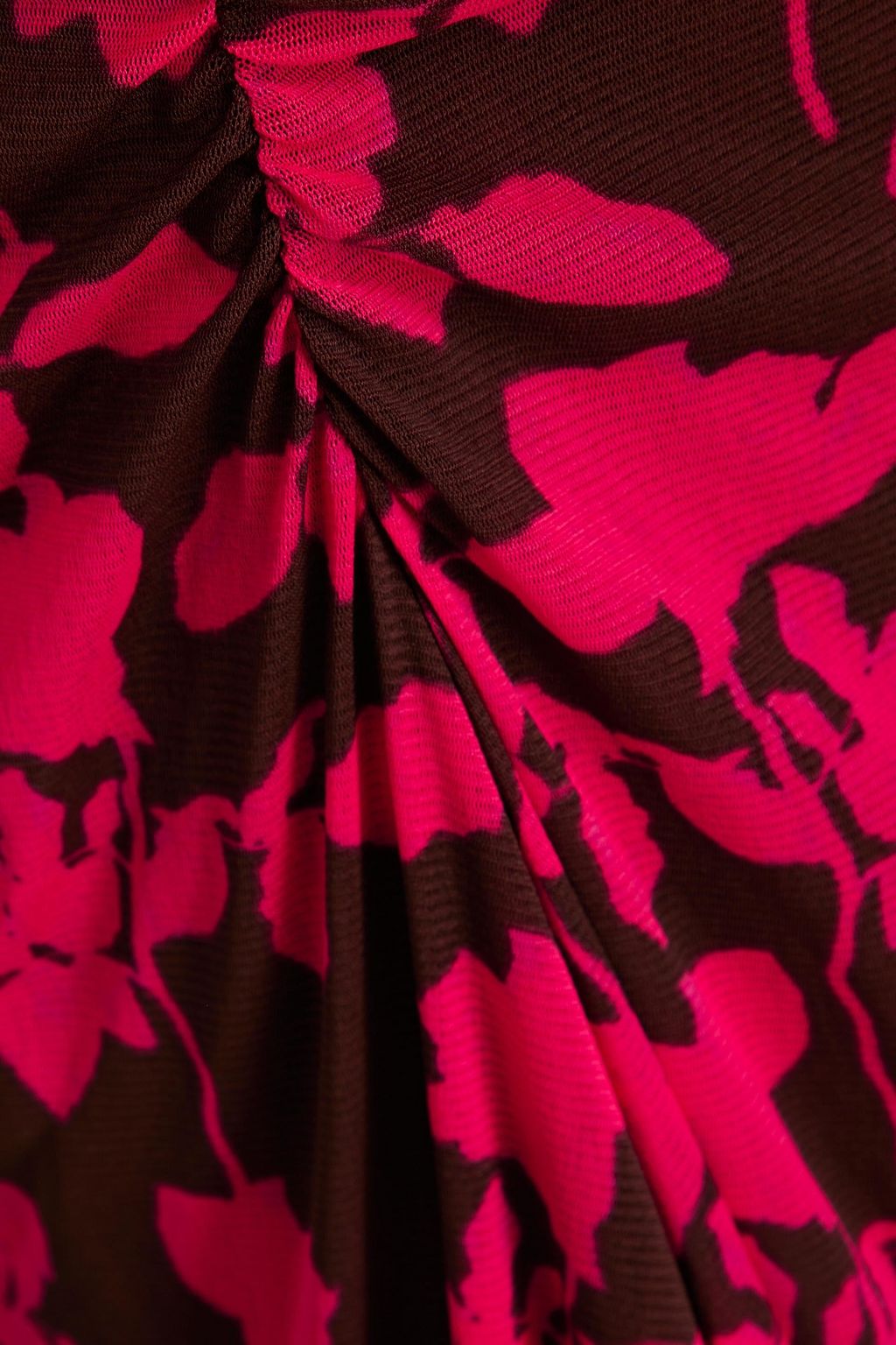 DIANE VON FURSTENBERG فستان «فلاديمير» من تول مطاط بتأثير مزموم مزين بطبعات