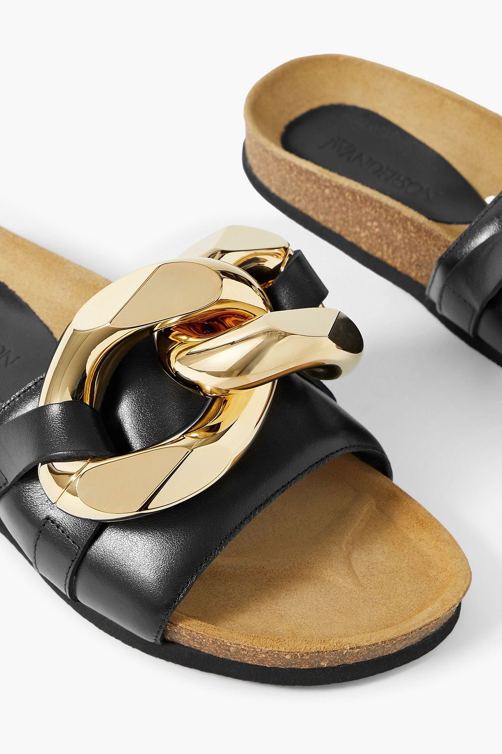JW ANDERSON شبشب سلايدز من الجلد مزين بسلسلة
