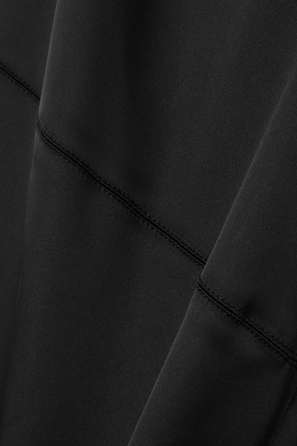 JW ANDERSON فستان من الساتان بتصميم متشابك غير متماثل مزين بفتحات