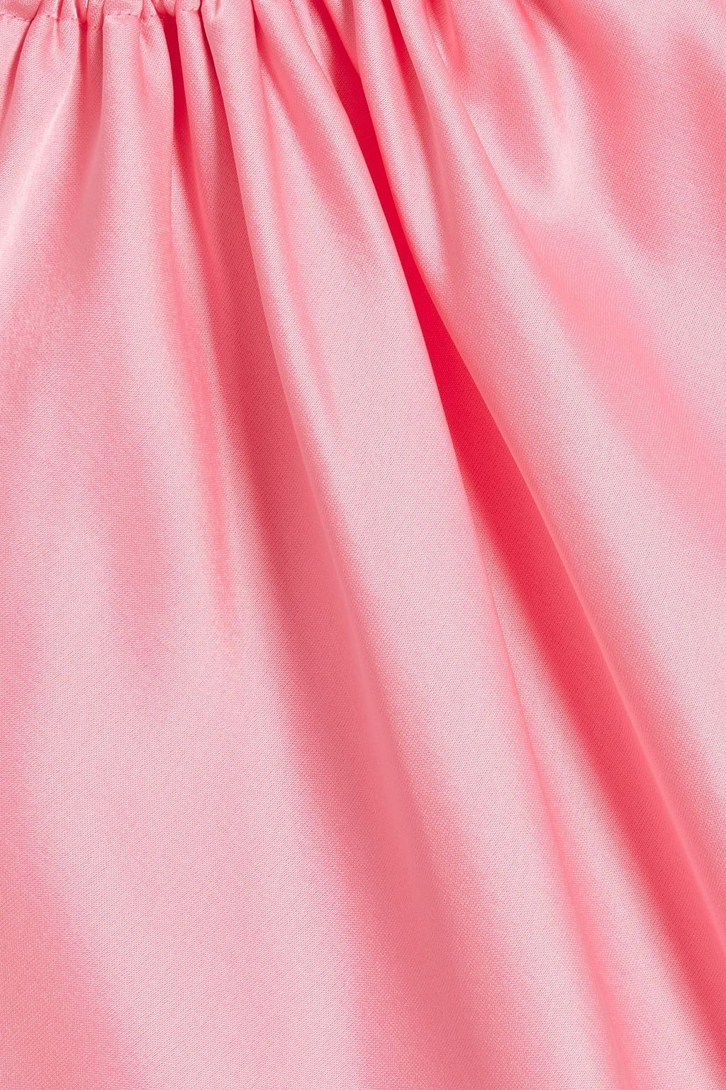 ALICE + OLIVIA فستان طويل «رايني» بياقة هالتر دائرية من الساتان مزين بربطة بشكل فراشة