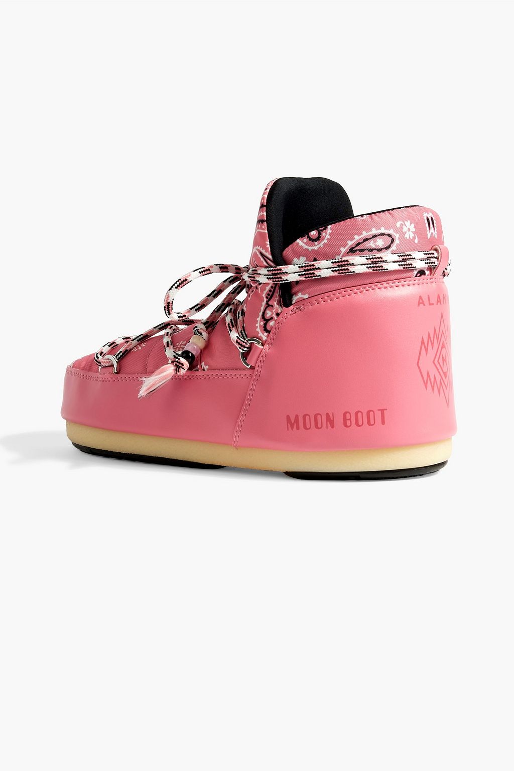 ALANUI X MOON BOOT حذاء بوت للثلج من الجلد الصناعي والقماش المقاوم للماء مزين بطبعات بنمط بيزلي