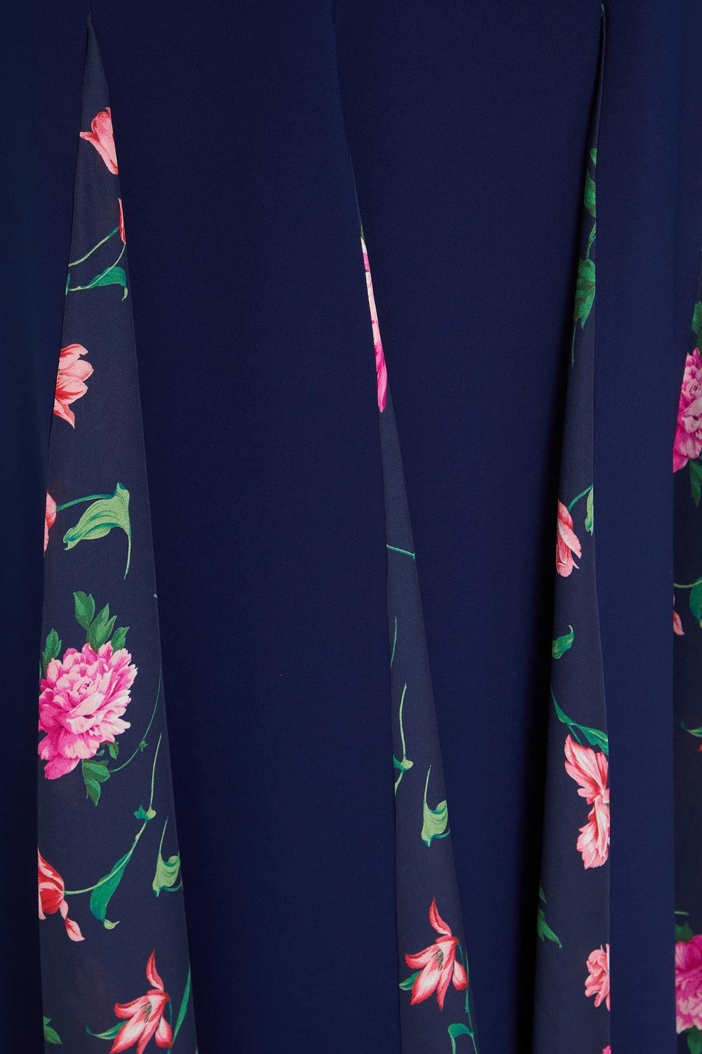 CAROLINA HERRERA تنورة متوسطة الطول من الكريب بقطع محاكة بجانب بعضها البعض من الجورجيت مزينة بكسرات وطبعة الأزهار