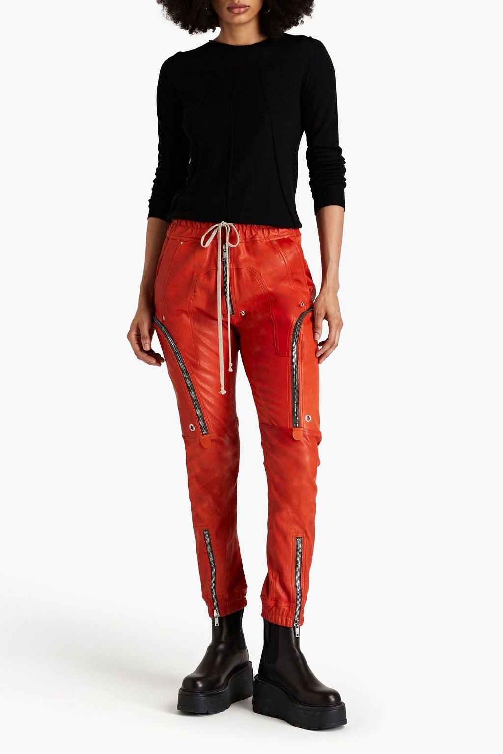 RICK OWENS بنطال كارغو جلدي من نسيج مطاط