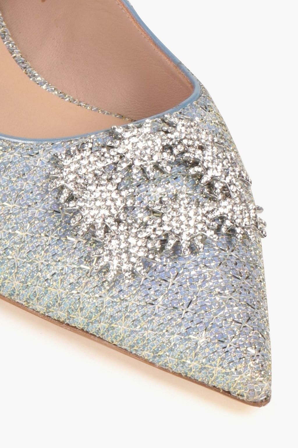 STUART WEITZMAN Kelsey flache Schuhe mit spitzer Zehenpartie aus Lamé mit Kristallverzierung