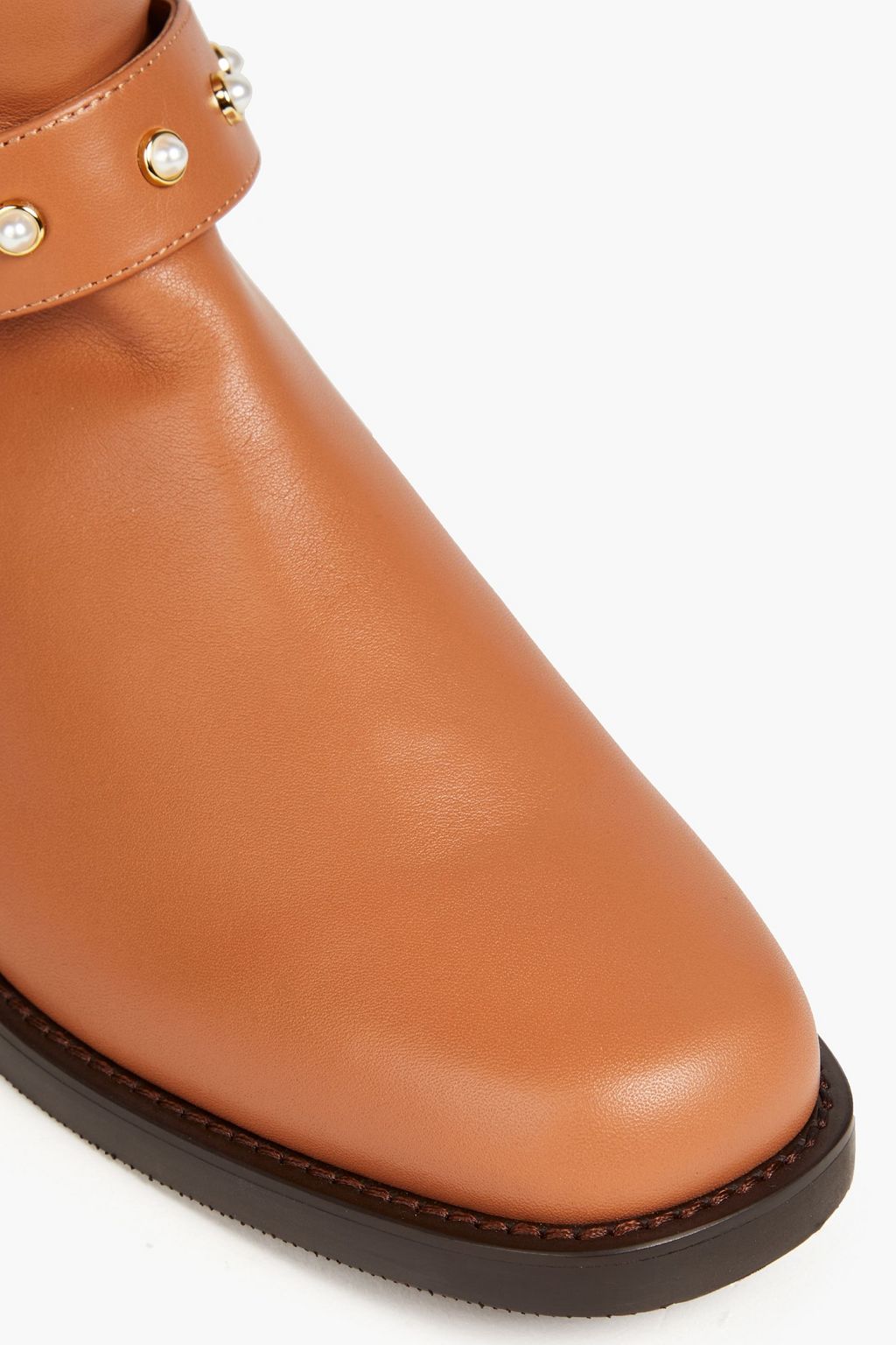 STUART WEITZMAN بوت بطول الركبة من الجلد مزين باللؤلؤ الصناعي