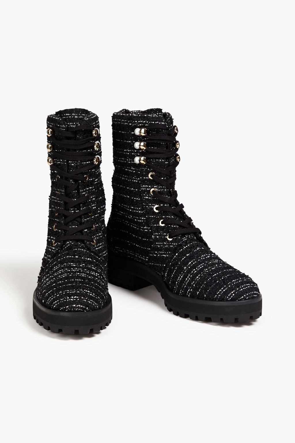 STUART WEITZMAN بوت كومبات من التويد مزين باللؤلؤ الصناعي