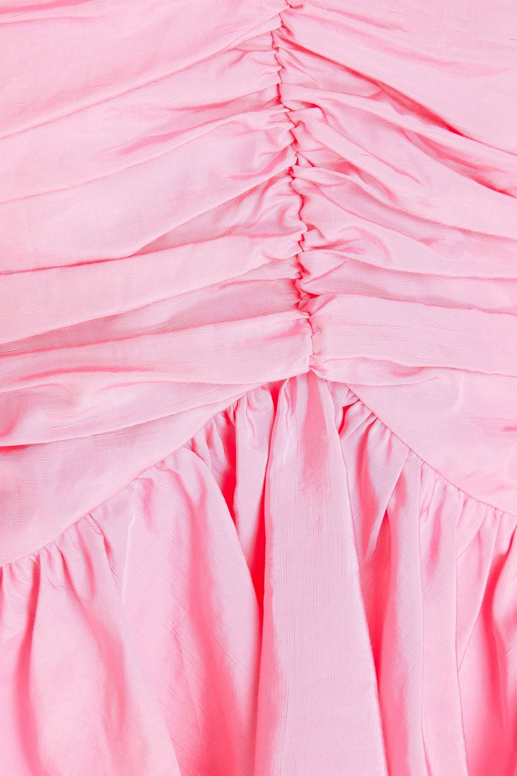 MSGM بلوزة بياقة هالتر الدائرية من قماش شانتونغ بكشكشة عند الخصر بتأثير مزموم