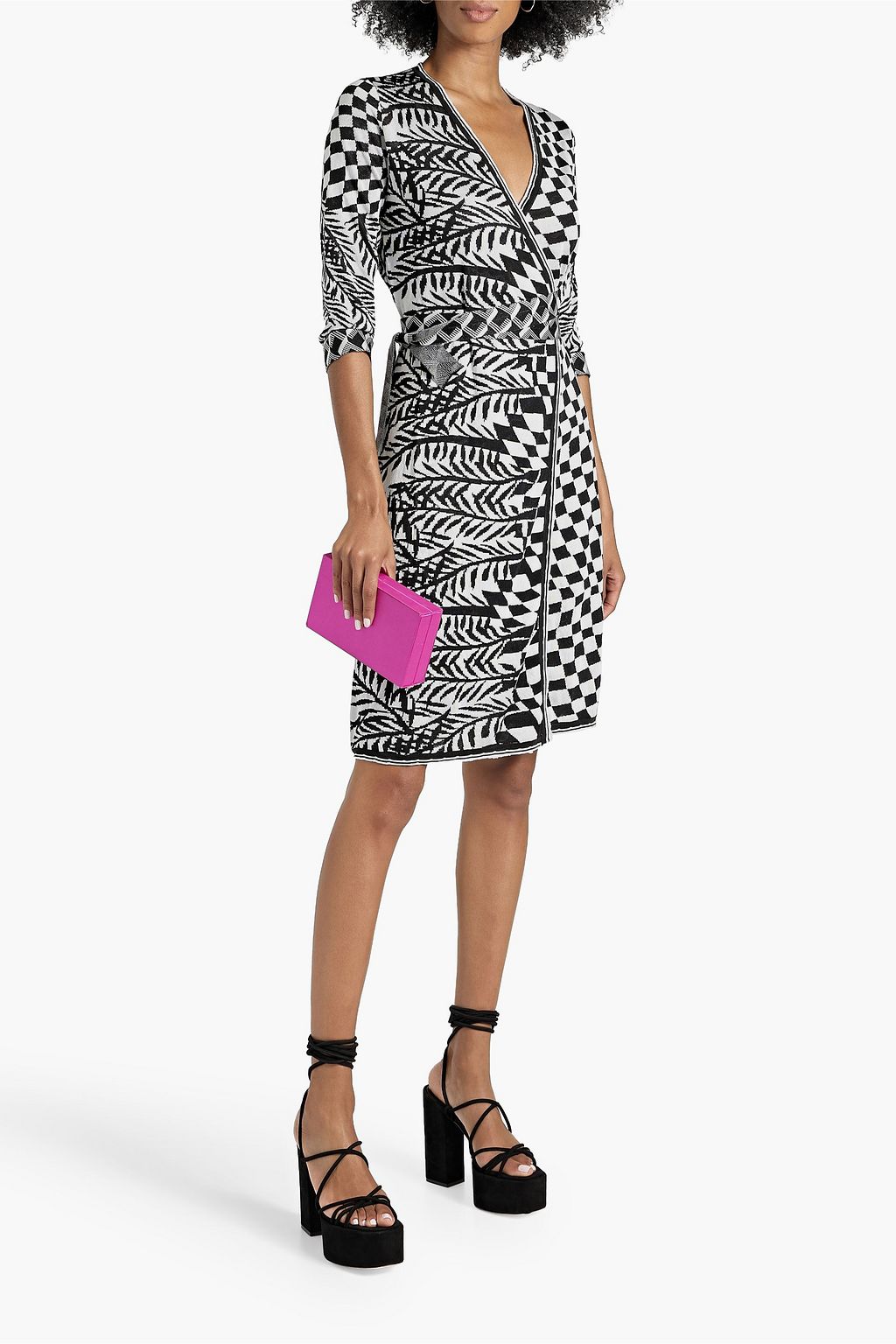 DIANE VON FURSTENBERG فستان بحبكة جاكار بأسلوب ملتف