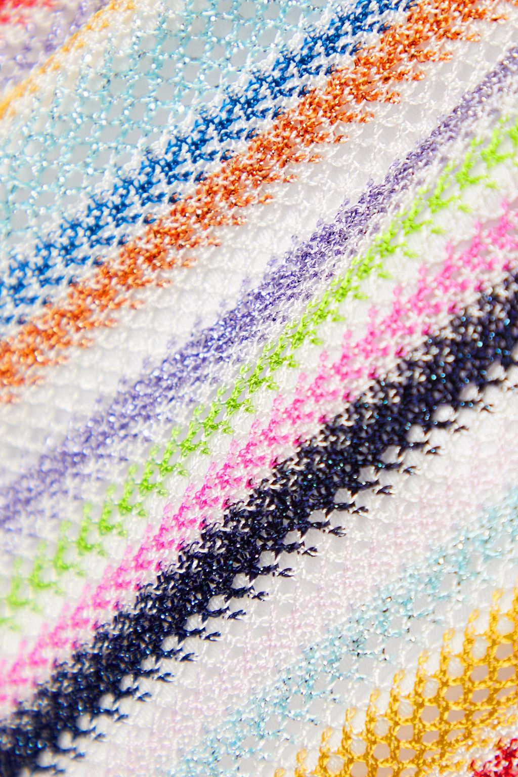 MISSONI بيكيني 'ماري' بياقة هالتر الدائرية بحبكة كروشيه وتصميم مخطط
