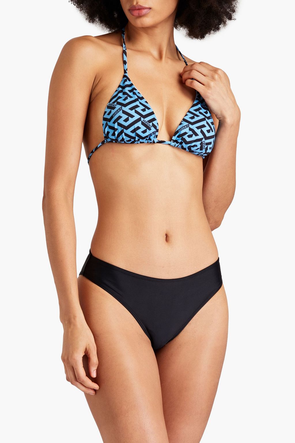 VERSACE بيكيني بتصميم مثلث الشكل بطبعات