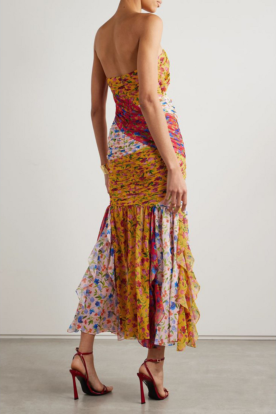 Shop Carolina Herrera Strapless Ruched Cutout Floral-print Georgette Midi Dress In Bunt